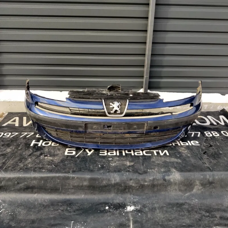 Бампер Peugeot 807 (02-14) 2.2 HDI передній OEM 7401T5