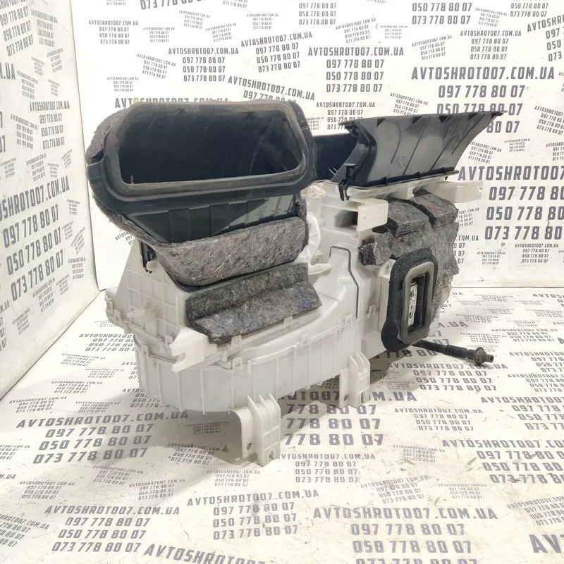 Корпус пічки Mitsubishi Outlander XL (06-12) 2.0 BSY Дизель