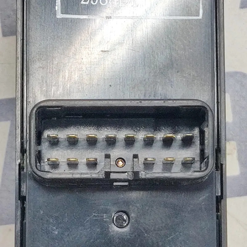 Блок кнопок Mitsubishi Outlander 06-12 2.0D лів OEM 8608a185