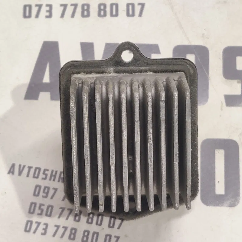 Реостат пічки Mitsubishi Outlander XL 06-12 2.0D OEM 057a13j