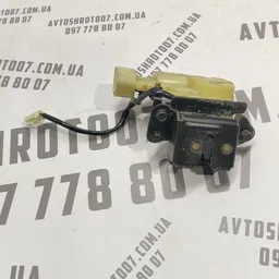 Замок кришки багажника Mazda Premacy (99-05) 1.8 Бензин зад