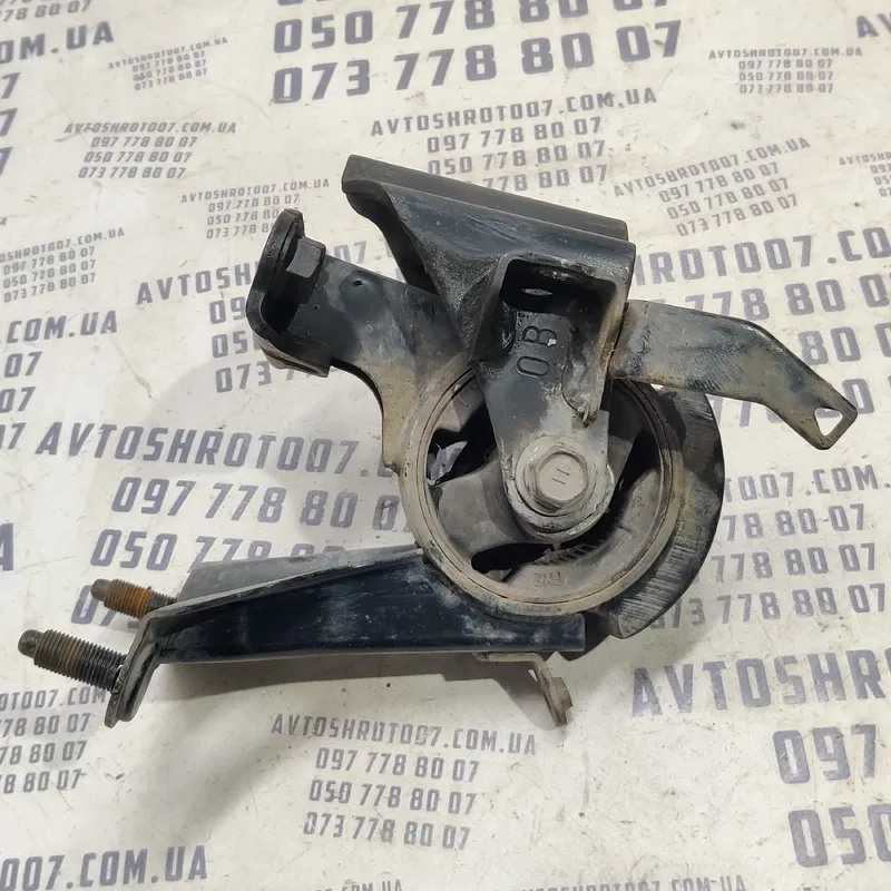 Подушка двигуна Toyota Corolla (06-13) 1.6 Бензин задня