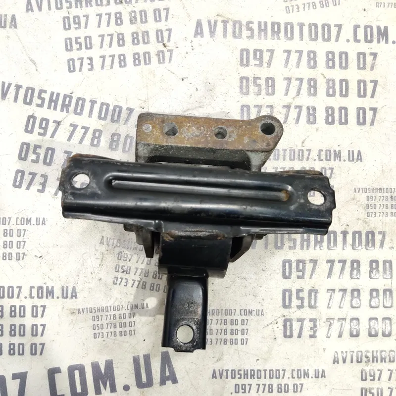 Подушка двигуна Mitsubishi Outlander XL (06-12) 2.0 D права