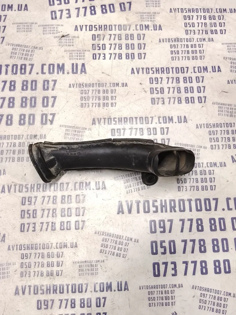 Патрубок повітряний Skoda Octavia 96-10 1.9 TDI 1j0129609b