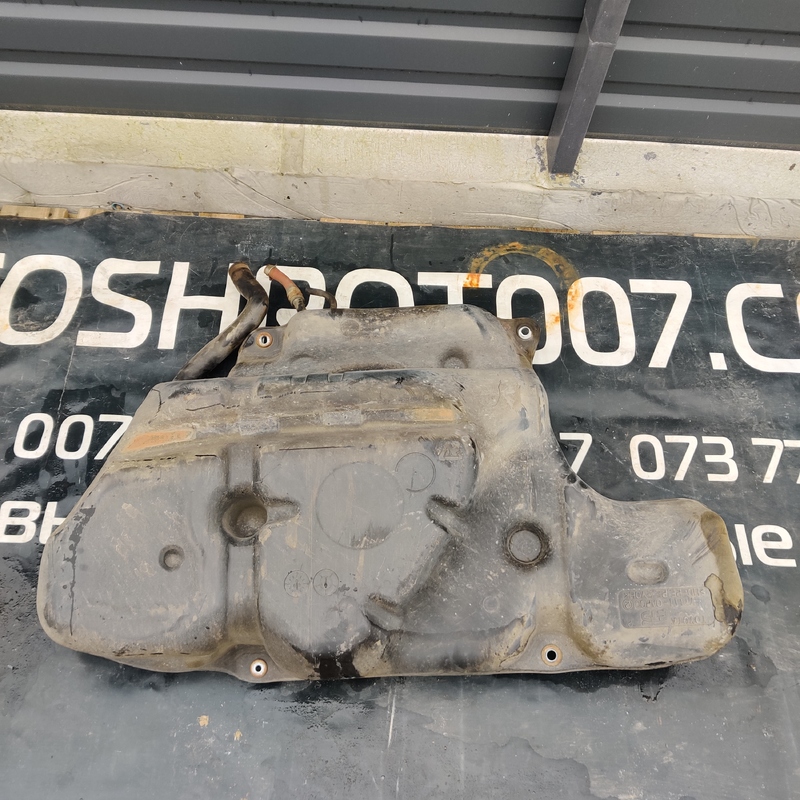 Бак паливний Toyota Corolla 06-13 1.6 Бензин OEM 771110AP00