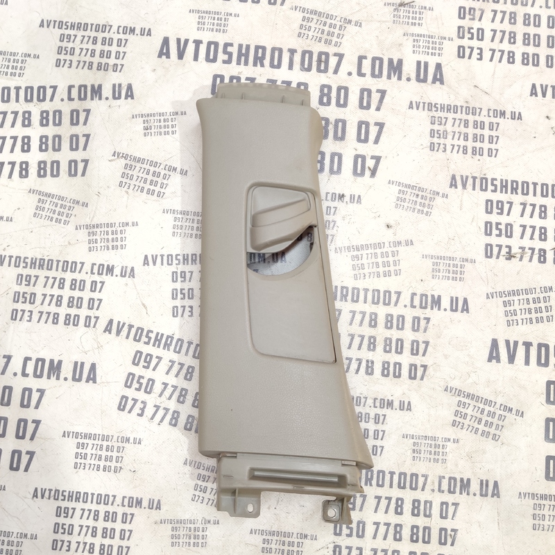 Накладка салону Toyota Corolla 06-13 1.6 ліва OEM 7302433020
