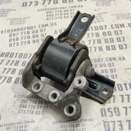 Подушка двигуна Mitsubishi Outlander XL (06-12) 2.0 D права