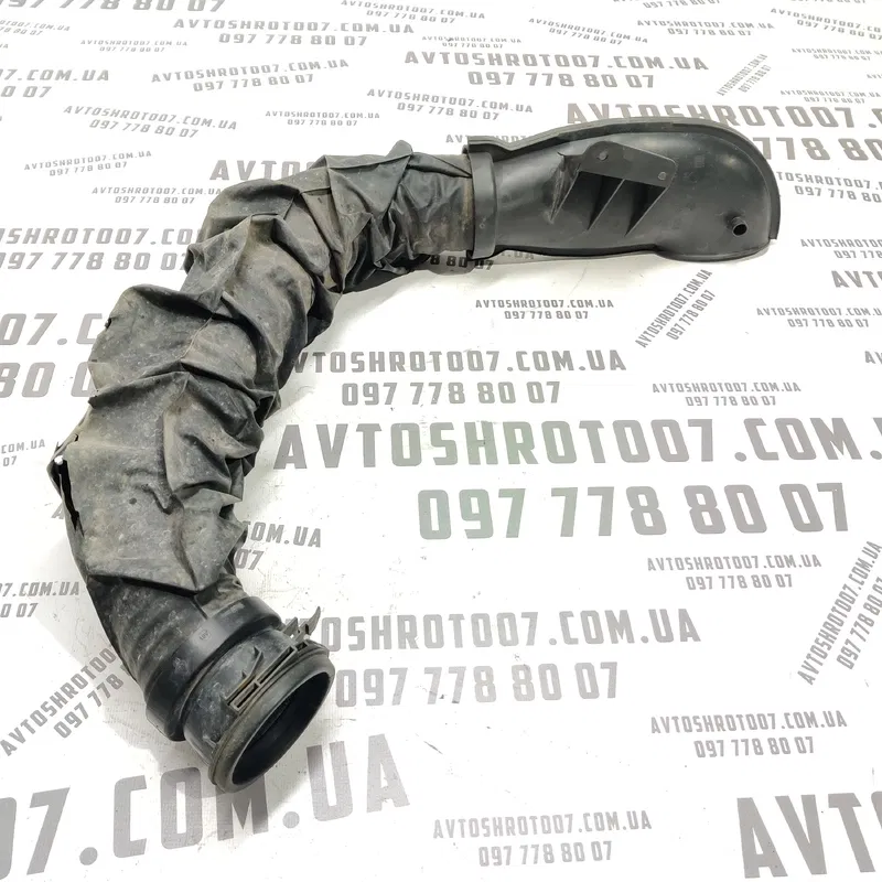 Патрубок пов. Peugeot 807 02-14 2.2 HDI лів. OEM 1484919080