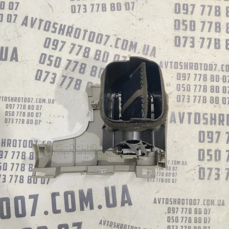 Дефлектор Toyota Corolla 06-13 1.6 Бенз Лівий OEM 5568612190