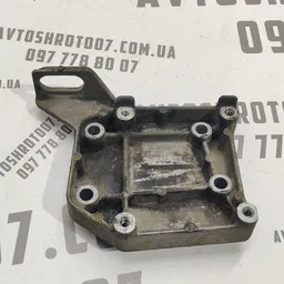 Кронштейн компресора Mazda Premacy (99-05) 1.8 FP Бензин фото 3