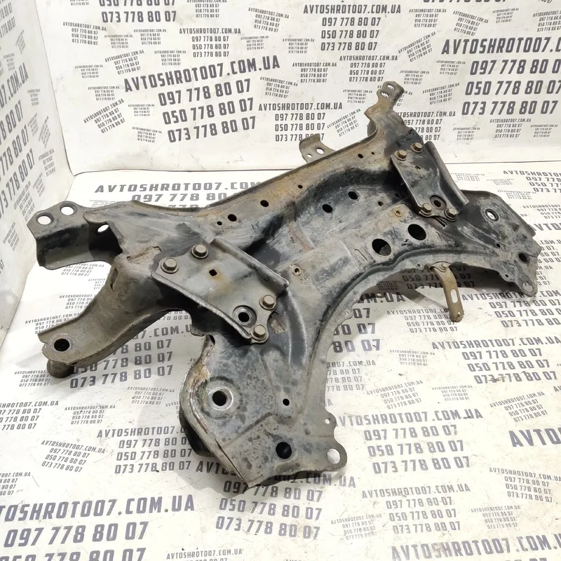 Підрамник передній Toyota Corolla (06-13) 1.6 Бензин