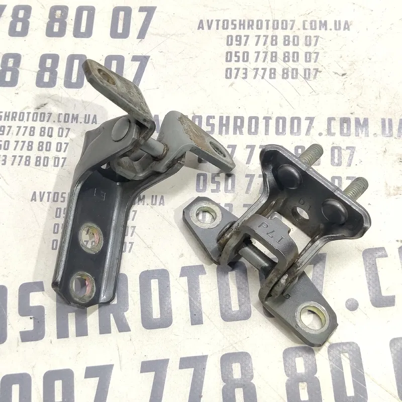 Дверна завіса Mitsubishi Outlander XL 06-12 2.0D задня права