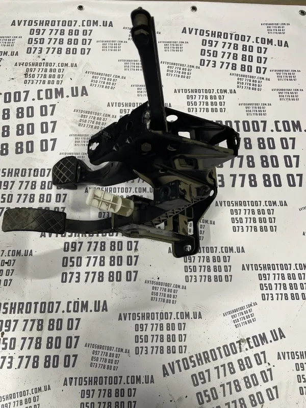 Блок педалей Skoda Octavia (96-10) 1.6 бенз OEM 1J1721130B