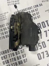 Замок дверей Octavia Tour (96-10) 1.6 пер.пр. OEM 3B1837016C