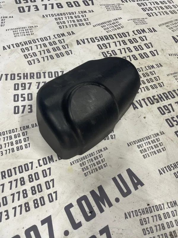 Кришка моторчика Citroen C1 05-14 1.0 бенз зад OEM 53844647