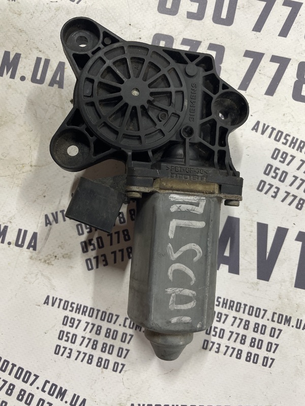 Мотор склопідіймача MB W220 (98-05) пер. прав. OEM 119650105