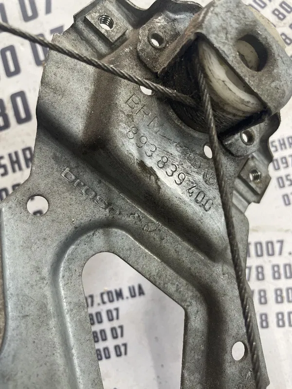 Склопідіймач Audi 80 B3 (86-91) задній правий OEM 893839400