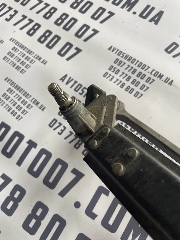 Трапеція двірників Audi A6 C4 (94-97) перед. OEM G8808241FD2