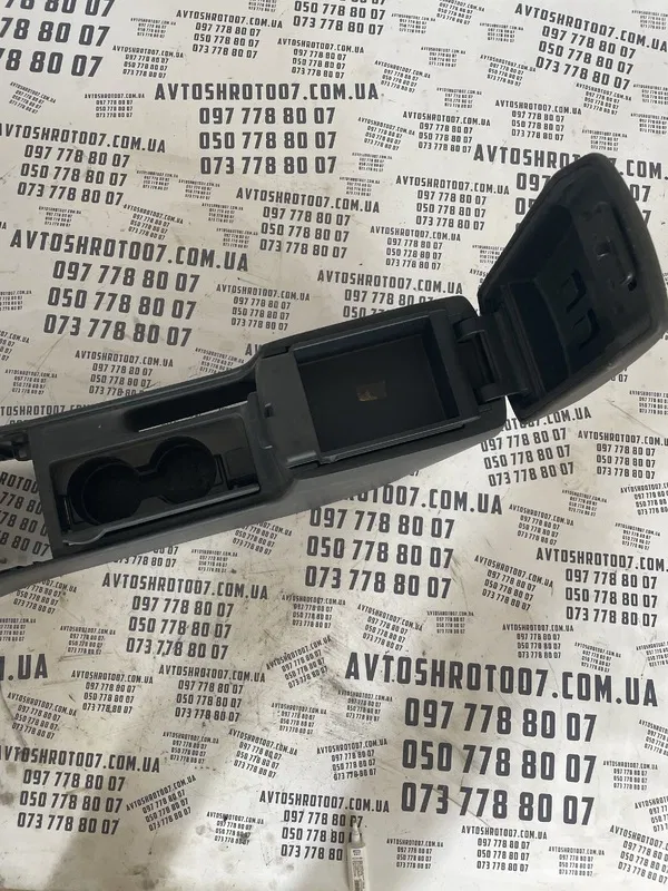 Консоль центральна Mazda 3 BK (03-09) OEM BP4K64428