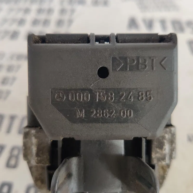 Катушка запалювання Mercedes-Benz W220 (98-05) OEM 1582485
