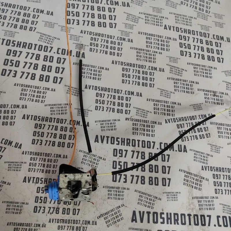 Замок дверей Audi A4 B5 (94-01) задній лівий OEM 4A0839015H