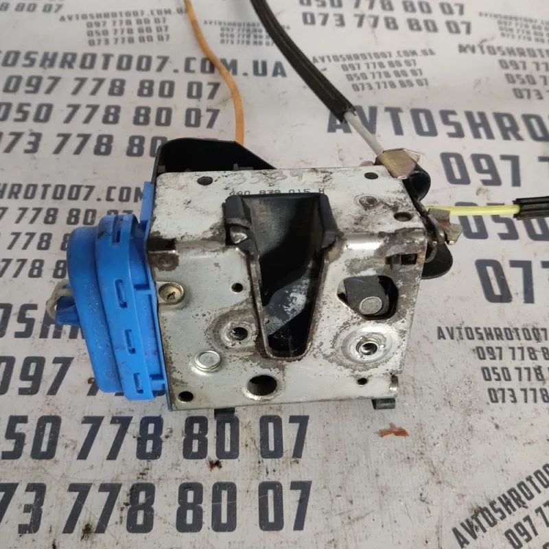 Замок дверей Audi A4 B5 (94-01) задній лівий OEM 4A0839015H