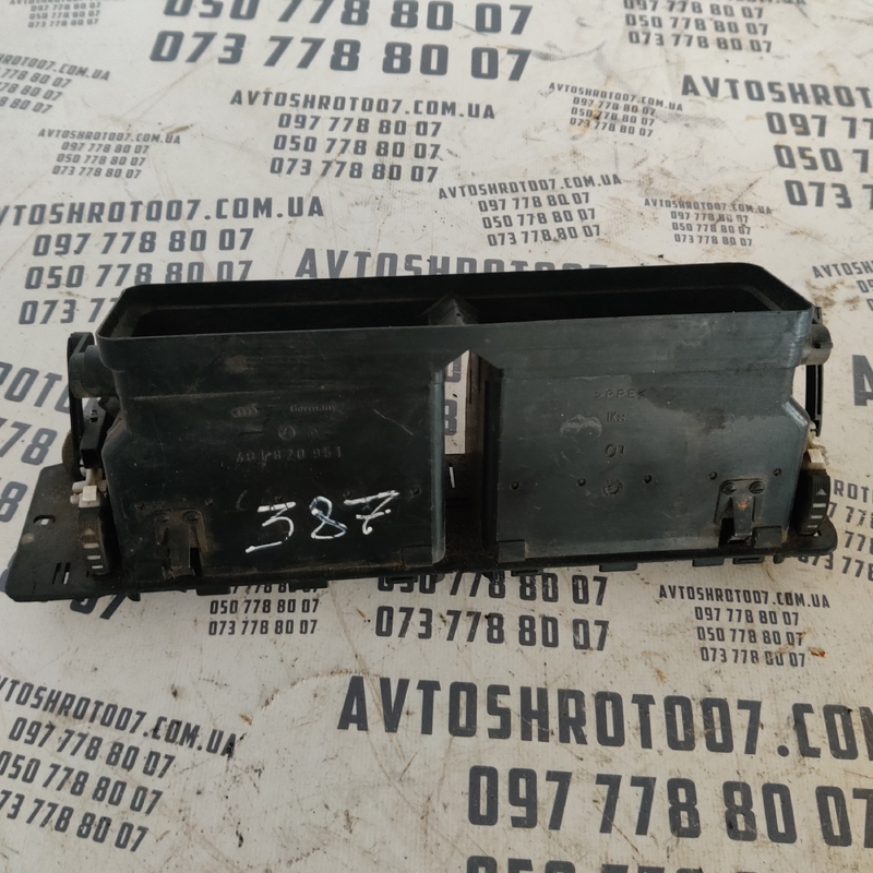 Дефлектор обдуву Audi A6 C5 (97-05) центр OEM 4B1820951 фото 2