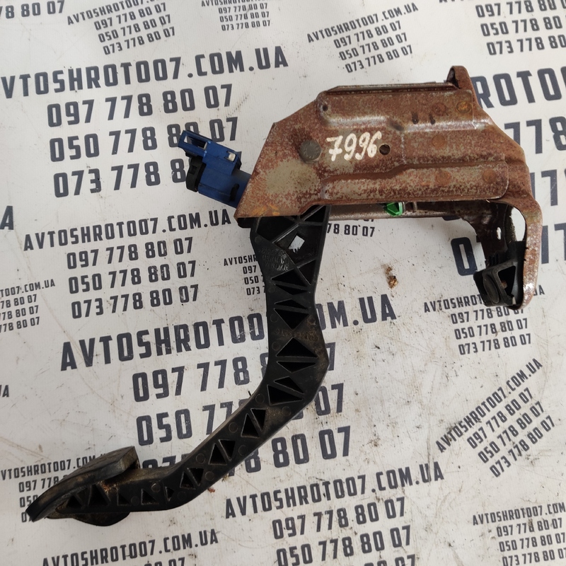 Педаль щеплення Skoda Fabia 2 (07-14) OEM 6Q1721059AH