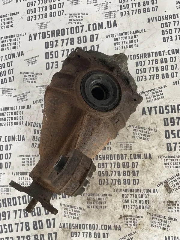 Редуктор Lexus LS 430 (00-06) 4.3 бензин задній