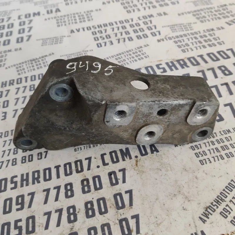 Кронштейн КПП Volkswagen Passat B5 (1996-2005) OEM 1k0199117