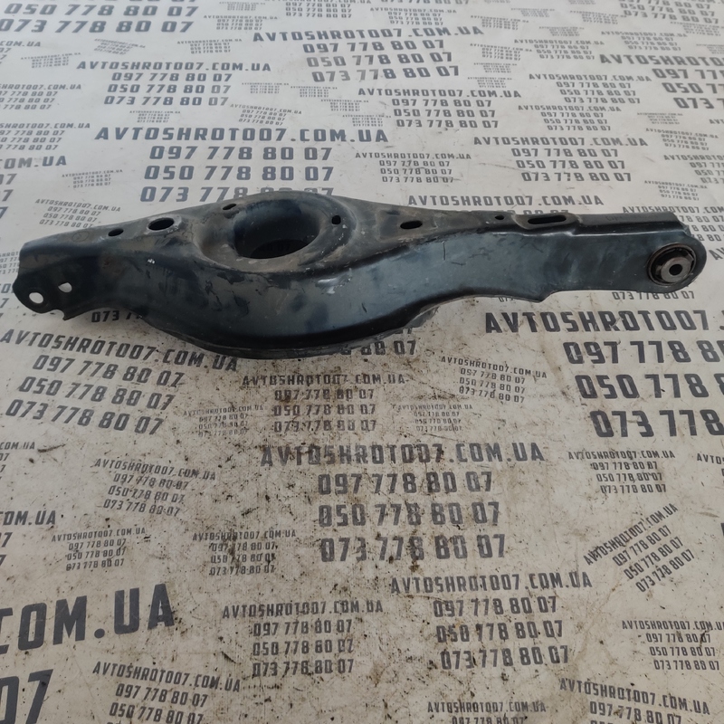 Ричаг підвіски Lexus RX 350 08-15 задній нижній OEM gh51301