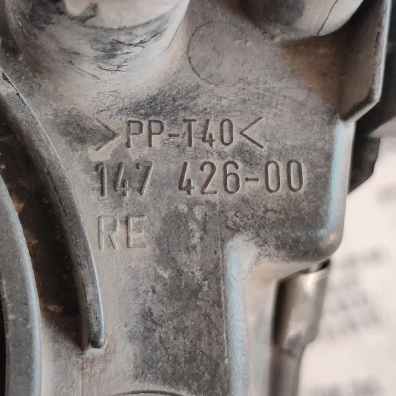 Фара Volkswagen Passat B5 (96-05) передня права OEM 14742600
