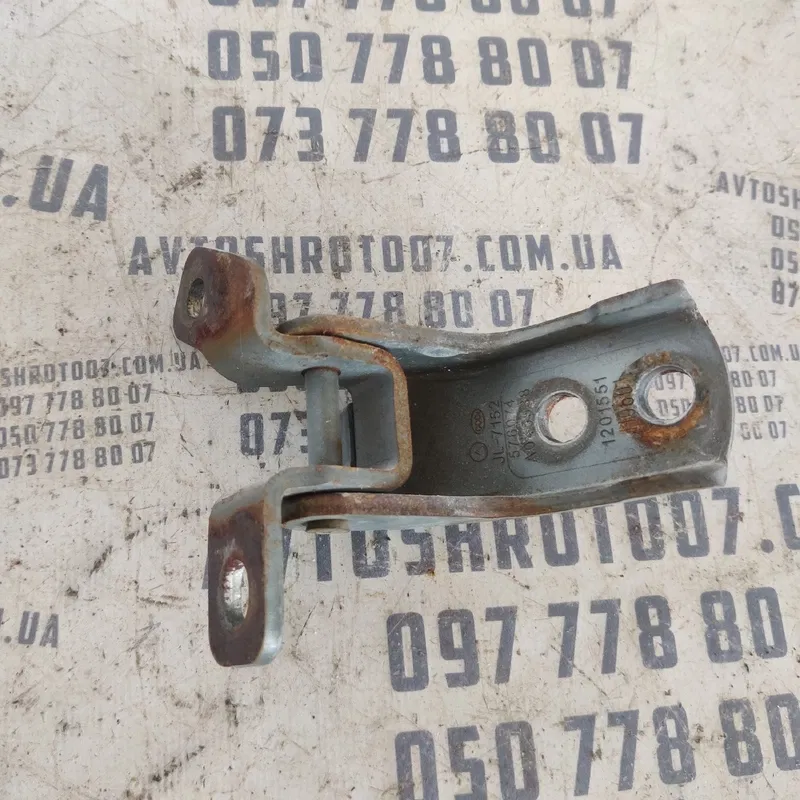 Завіса Geely MK (06-14) 1.5 бенз пер. права OEM jl7152576074