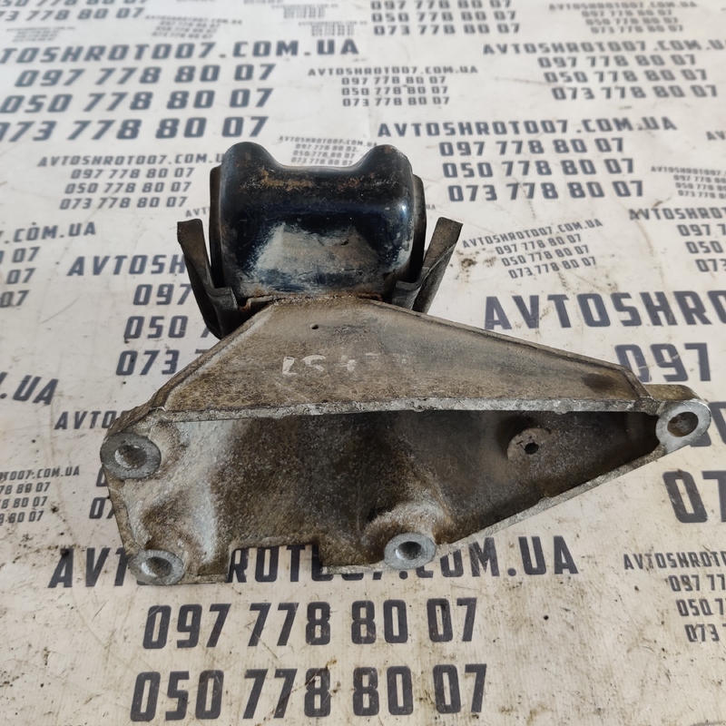 Подушка двигуна Lexus LS 430 фото 2