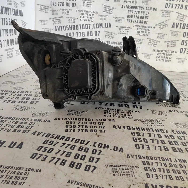 Фара передня ліва Ford Focus MK1 (98-04) OEM xs4113006