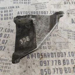 Кронштейн двигуна Audi A4 B5 (94-01) лівий OEM 8d0199307