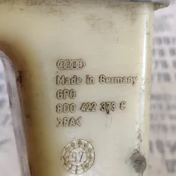 Бачок насосу ГУР Volkswagen Passat B5 (96-05) OEM 8d0422373c фото 4