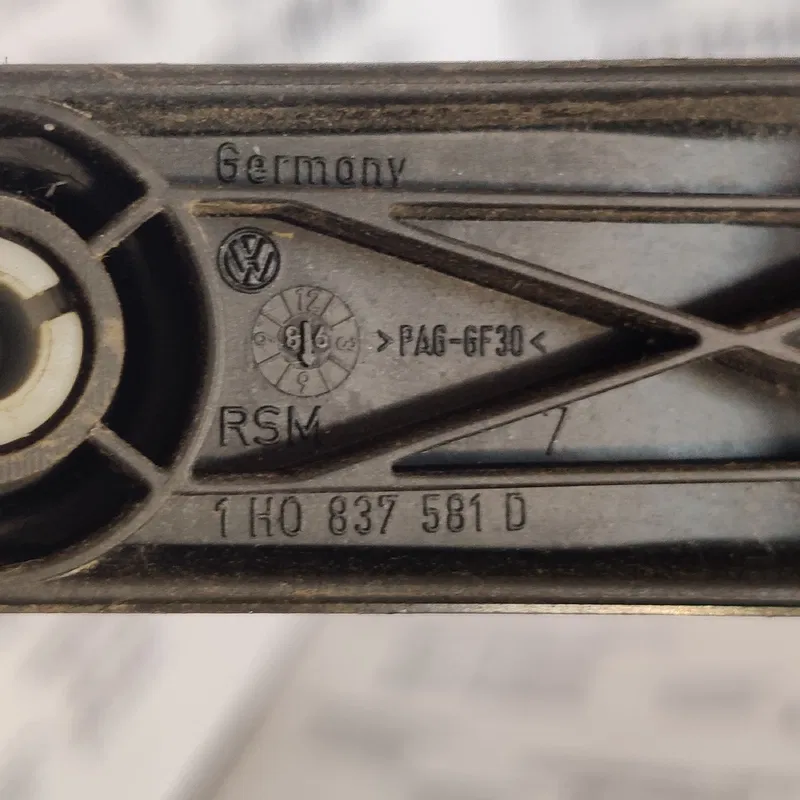 Ручка внутрішня Volkswagen Golf 4 (97-05) OEM 1H0837581D