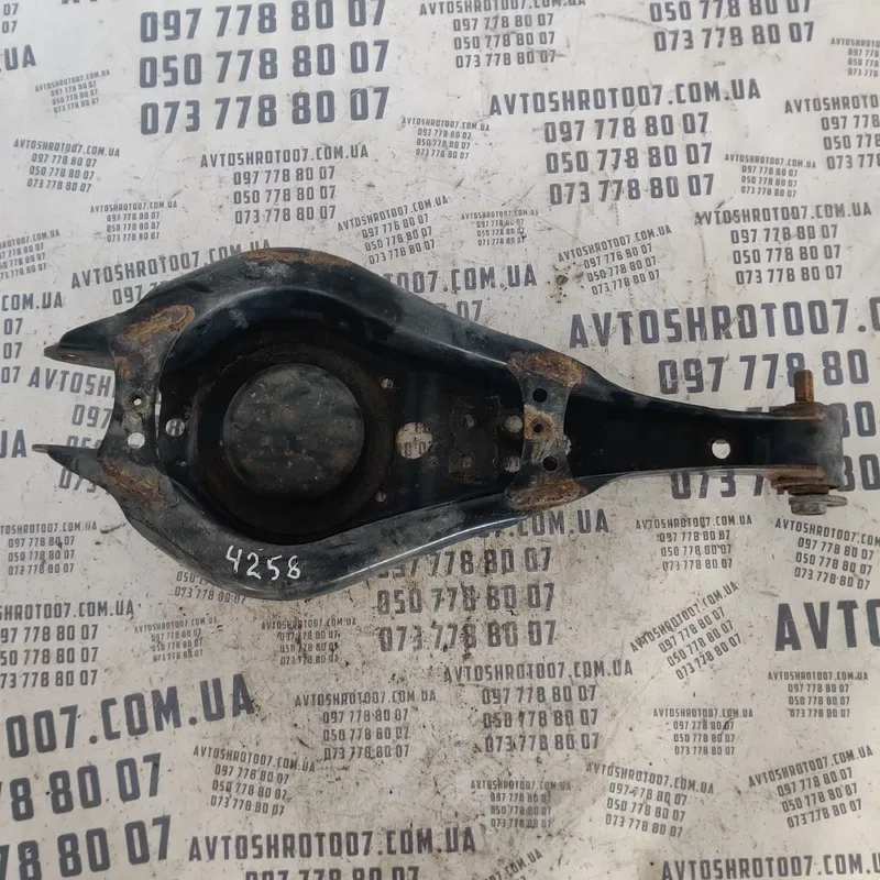 Ричаг підвіски Lexus RX 350 (08-15) задня нижня OEM 150728BQ