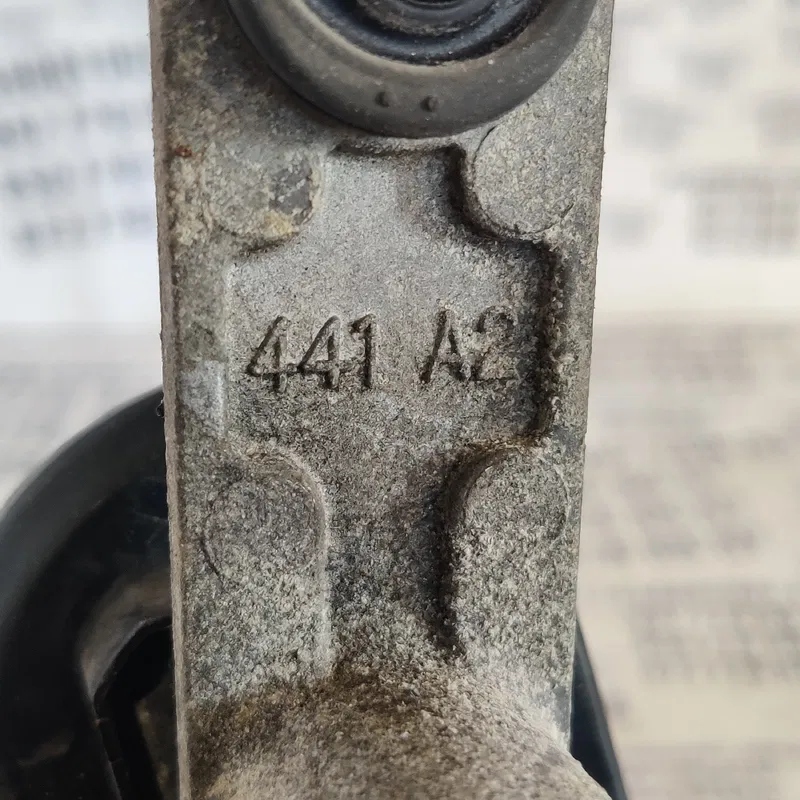 Трапеція Hyundai Santa Fe 12-18 2.4 Gdi Перед OEM 981101u000