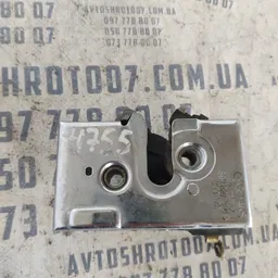 Замок дверей Audi 80 B3 (86-91) перед. правий OEM 893837016d