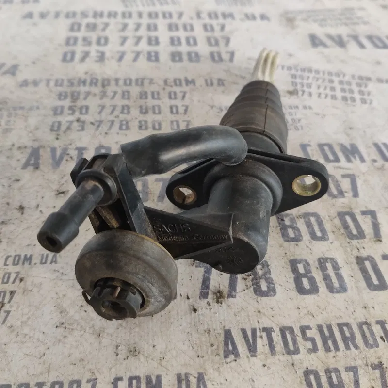 Циліндр зчеплення VW Passat B5 (96-05) OEM 8E2721401AA