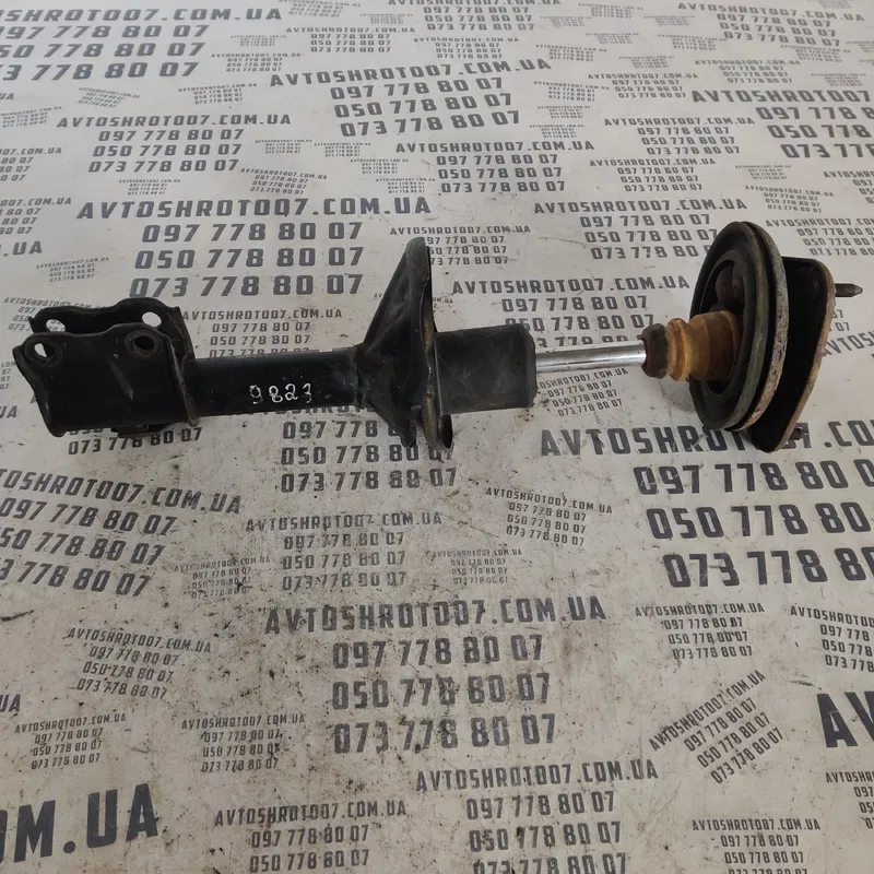 Амортизатор Mitsubishi Lancer 9 (03-08) передній OEM 2333381