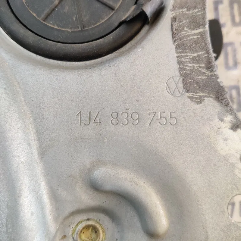 Склопідіймач VW Golf 4 (97-06) задній лівий OEM 1j4839755