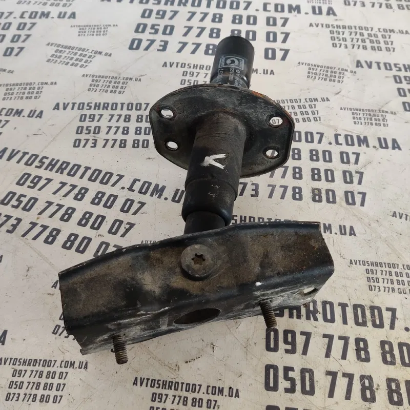 Кронштейн бампера BMW 3 E36 90-00 316i лів. OEM 51118119257