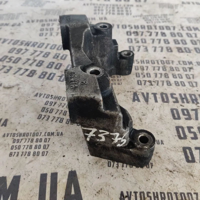 Кронштейн подушки двигуна Ford Focus MK1 98-04 xs406030bc