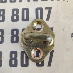 Петля дверного замка Geely MK (06-14) 1.5 бенз OEM 220004