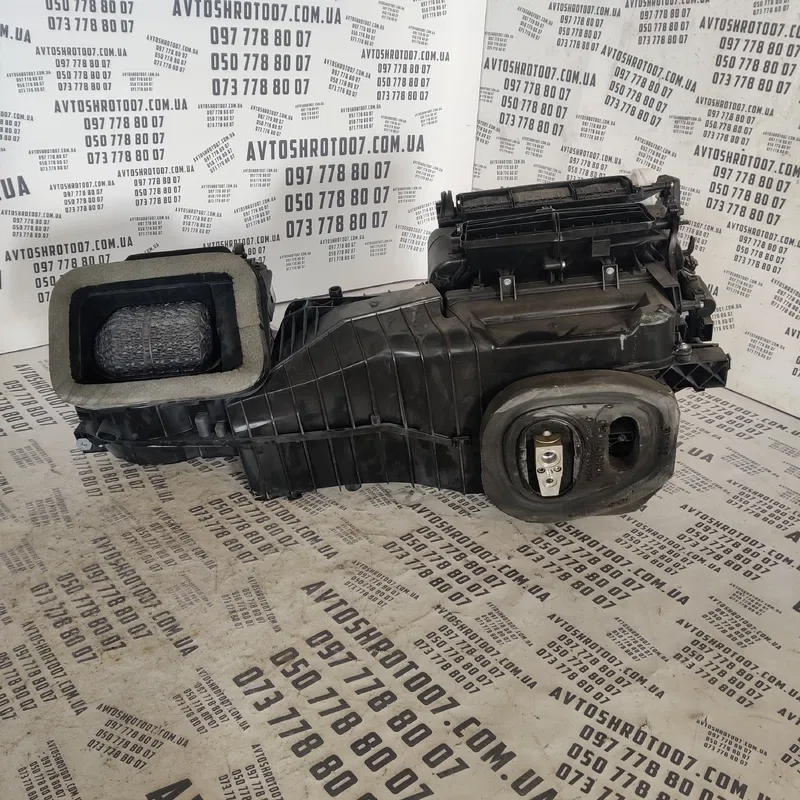 Корпус пічки Volkswagen Passat B8 USA (11-19) 561820003