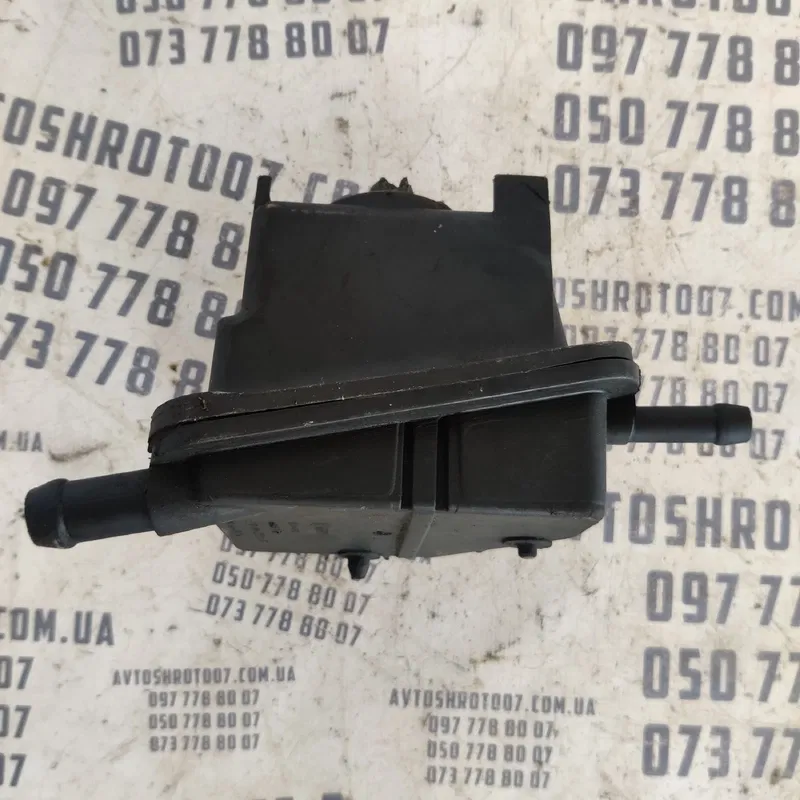 Бачок насосу ГУР Volkswagen Golf 4 (97-05) OEM 1J0422371B