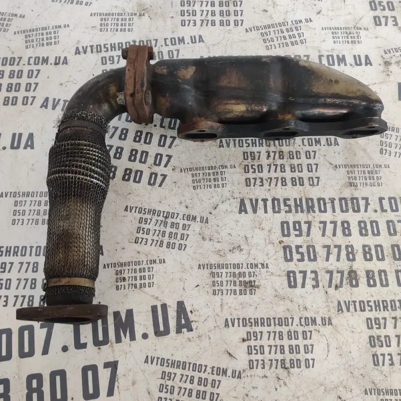 Колектор випускний лівий Audi A6 C5 97-04 2.5 TDI 059253033M